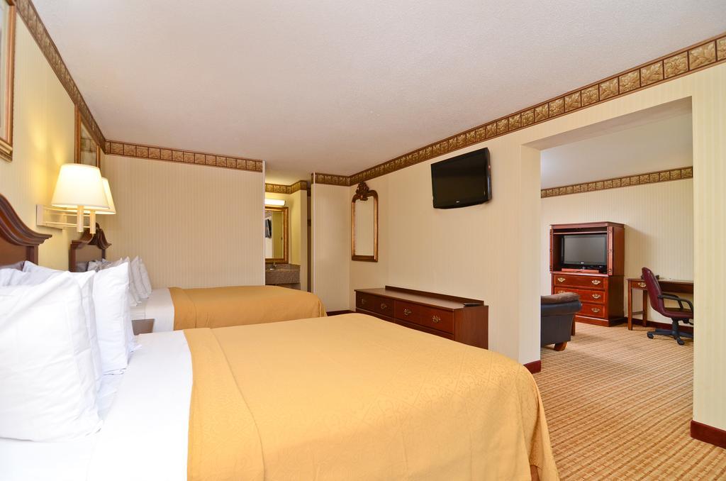 Quality Inn & Suites Near Ft. Belvoir Mount Vernon Quarto foto